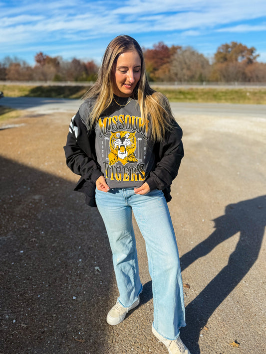 Missouri Tigers Vintage Columns Graphic T-Shirt